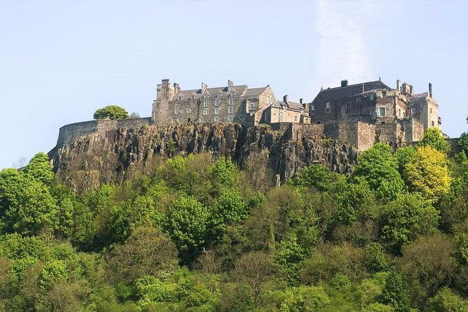 Stirling Castle, Whisky & Kelpies Tour starting Edinburgh - The Short Edinburgh Moment, Plus the Drive-Through Villages