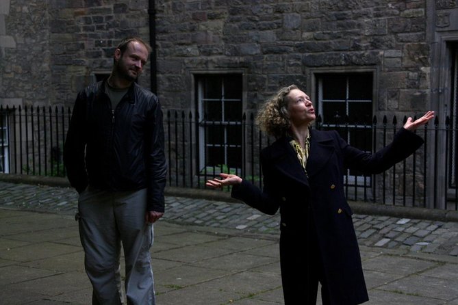 The Edinburgh Literary Pub Tour - How the pacing works, including the outdoor performance parts