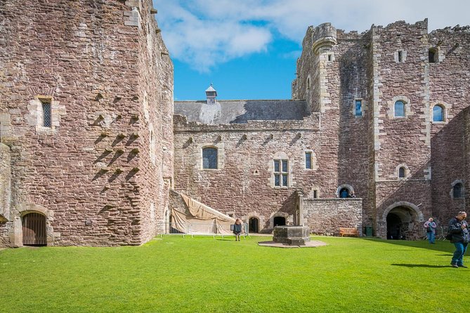 The Outlander 1 Day Experience - Stop 2: Culross and the Cranesmuir Connections Around the Mercat Cross