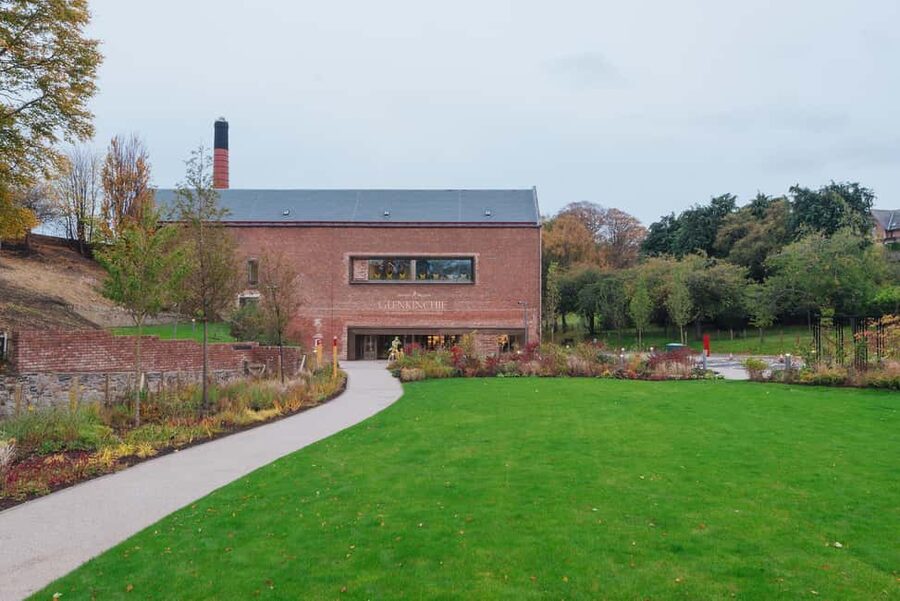 Tranent: Glenkinchie Whisky Distillery Tour and Tasting - Working distillery basics, delivered with humor and names