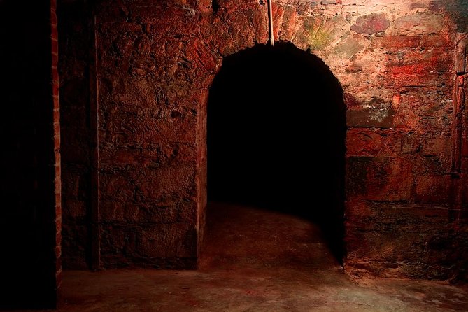 Underground Vaults Walking Tour in Edinburgh Old Town - The Stone Circle Moment and the Former Witchcraft Temple