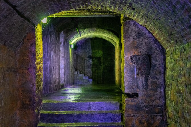 Underground Vaults Walking Tour in Edinburgh Old Town - The Haunted Vault Atmosphere and Ghost Stories