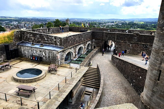 Wallace monument, Stirling Castle, Linlithgow Palace Private Tour - William Wallace Monument: Tower Stairs and Countryside Panoramas
